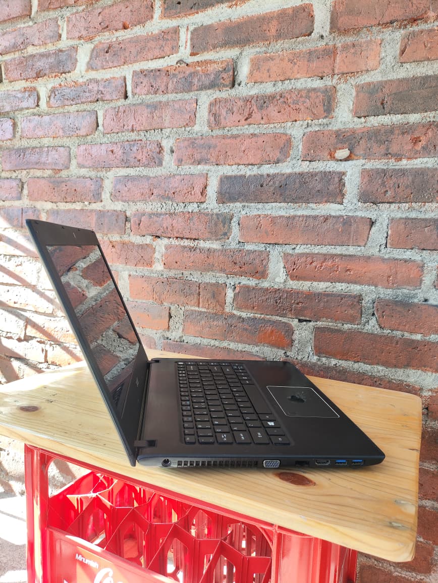 Notebook Acer TravelMate P249 Series Model N16Q1